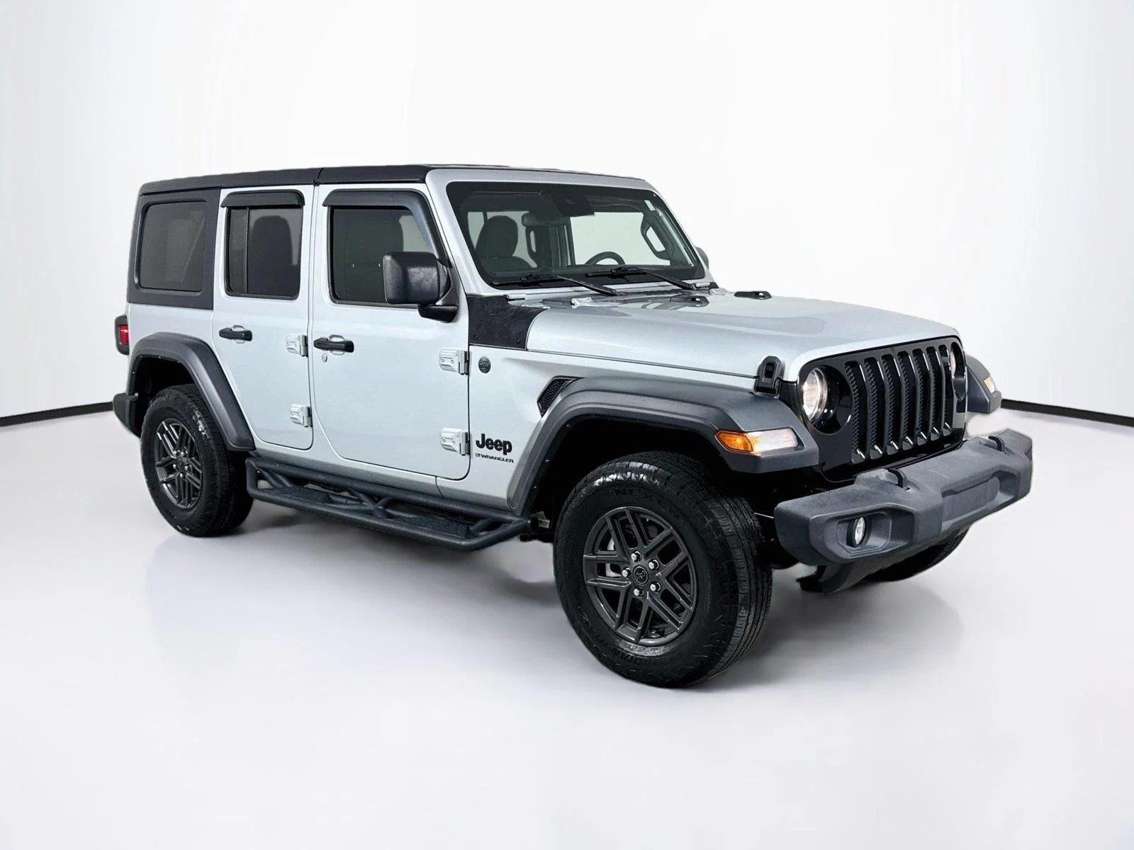 Used 2024 Silver Zynith Clearcoat Jeep Sport S image 2