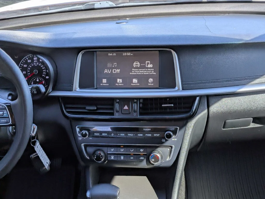 Used 2020 Purple Kia LX image 15
