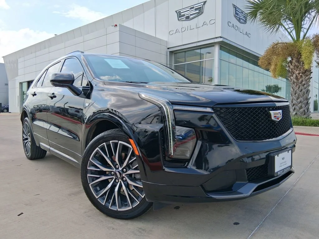 2025 Cadillac XT4 Sport's photo