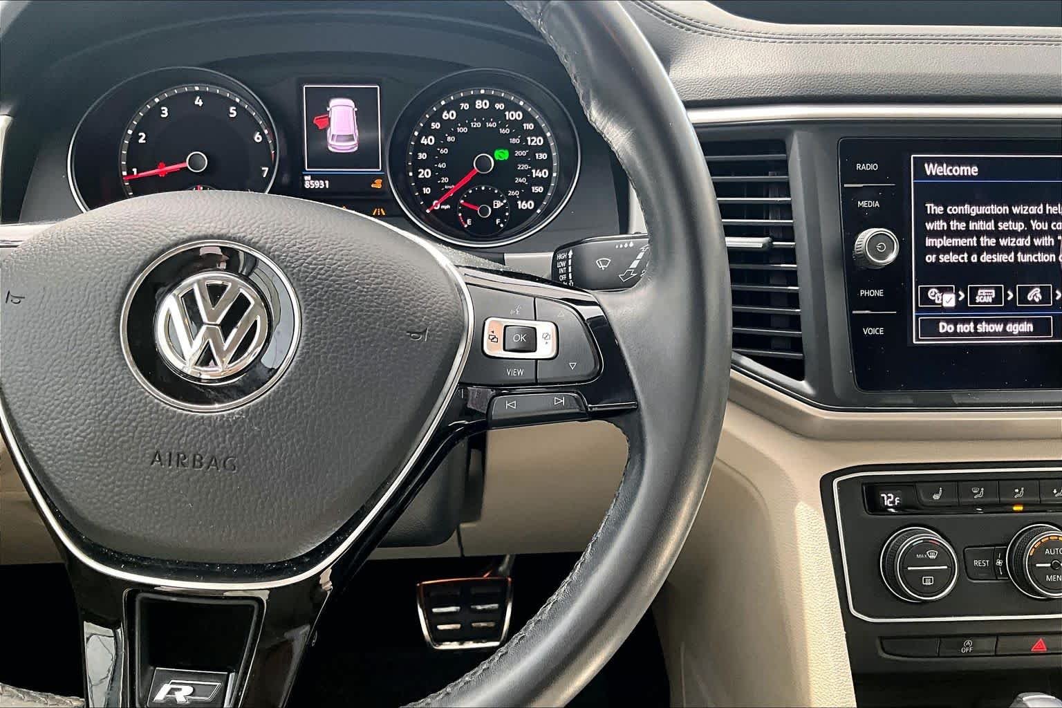 Used 2020 Pure White Volkswagen 3.6L V6 SE w/Technology R-Line image 25