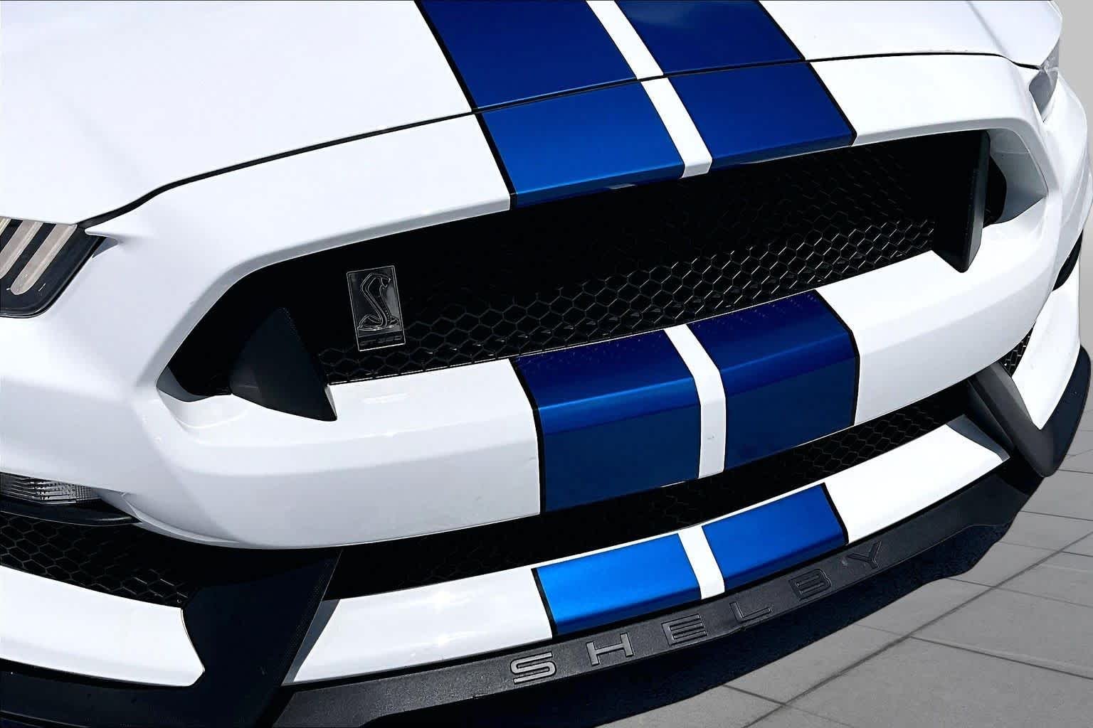 Used 2017 Oxford White Ford Shelby GT350 image 29