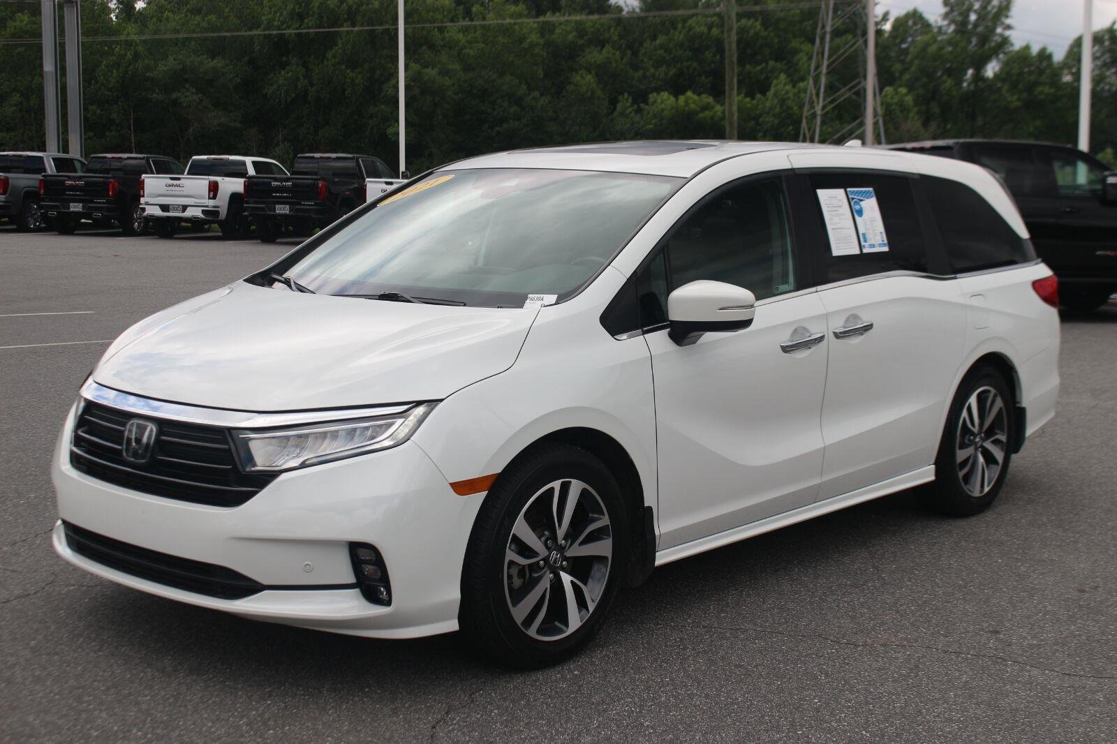 Used 2021 Platinum White Pearl Honda Touring image 3