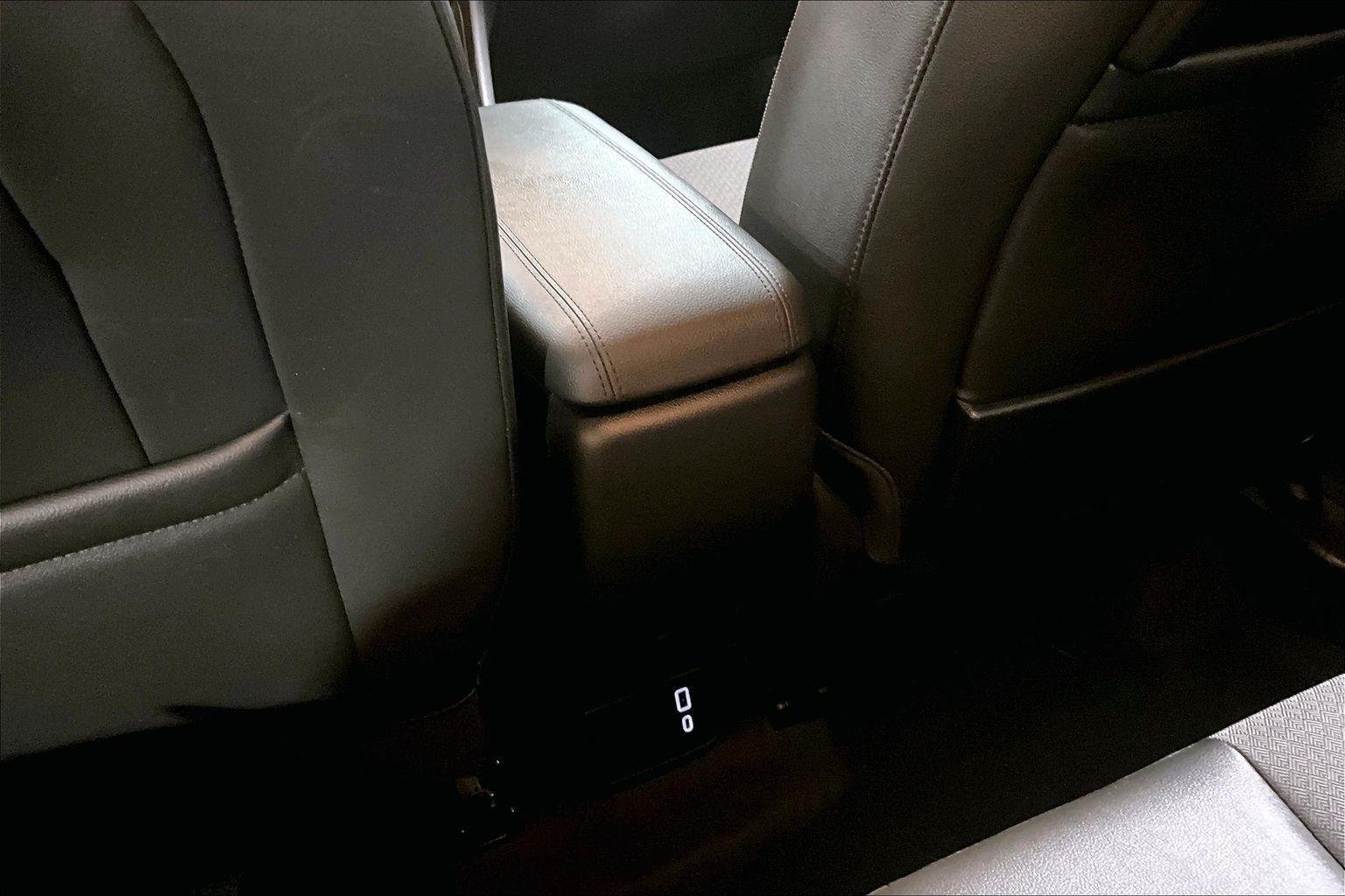 Used 2023 Cinnabar Metallic Buick Select image 33