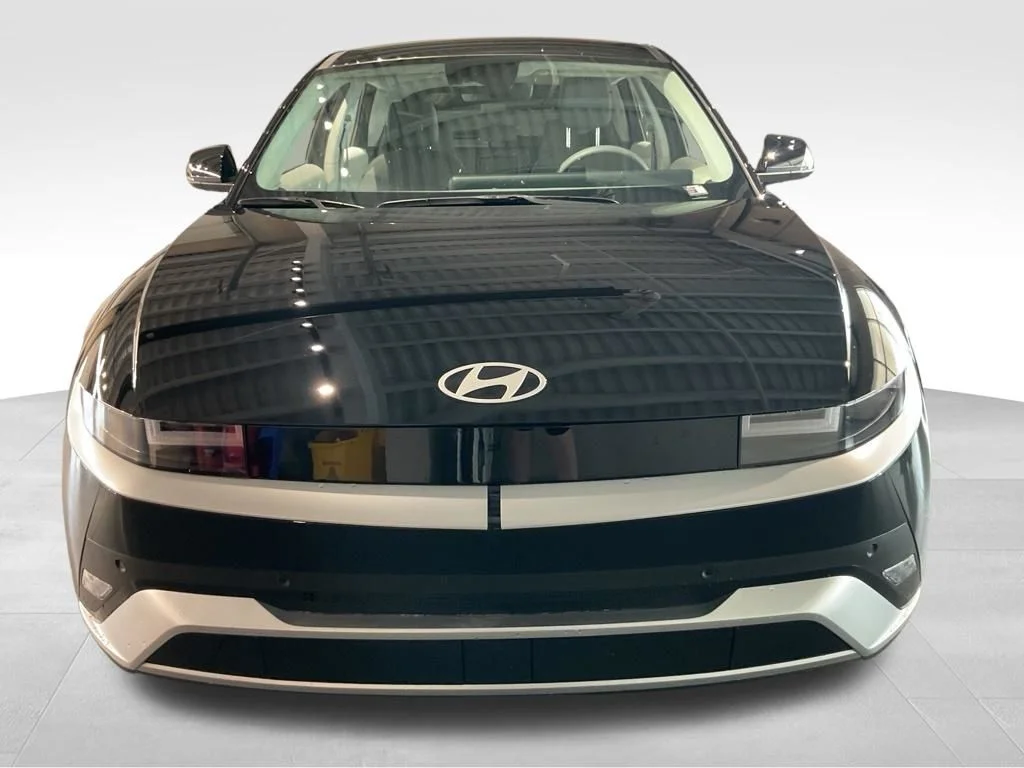 New 2026 Black Hyundai SEL image 9