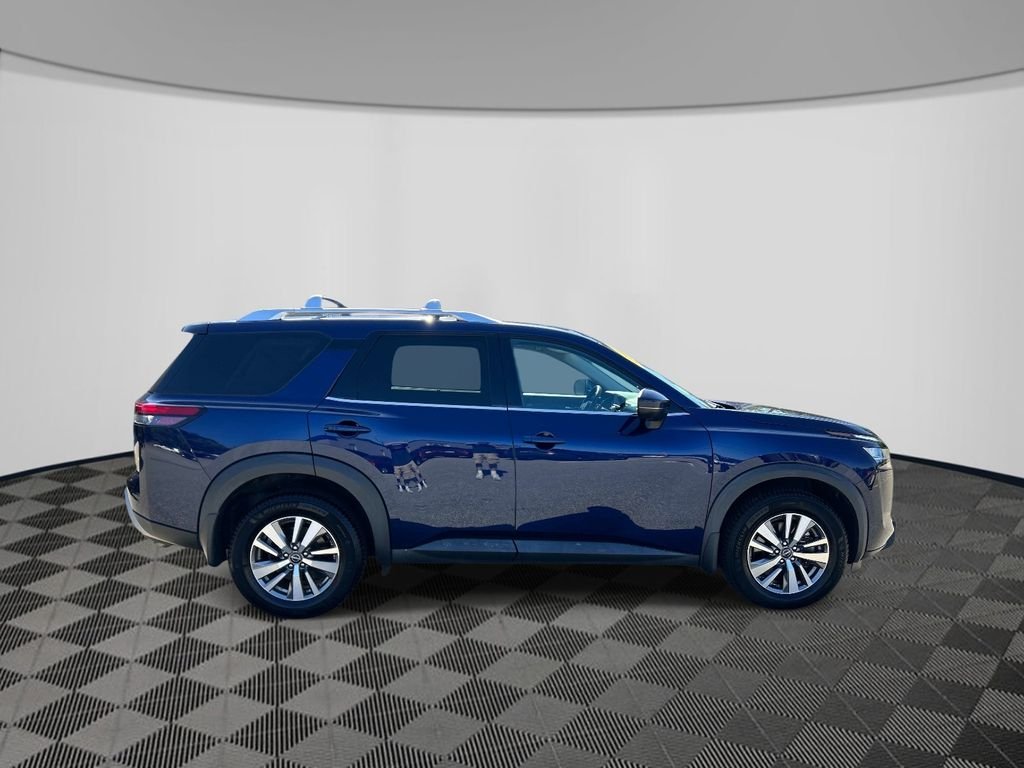 Used 2022 Blue Nissan SL image 6