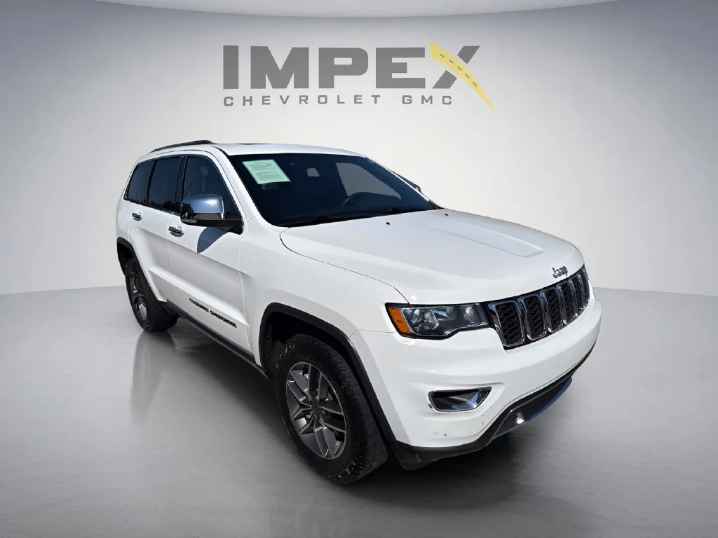 Used 2022  Jeep Limited image 7