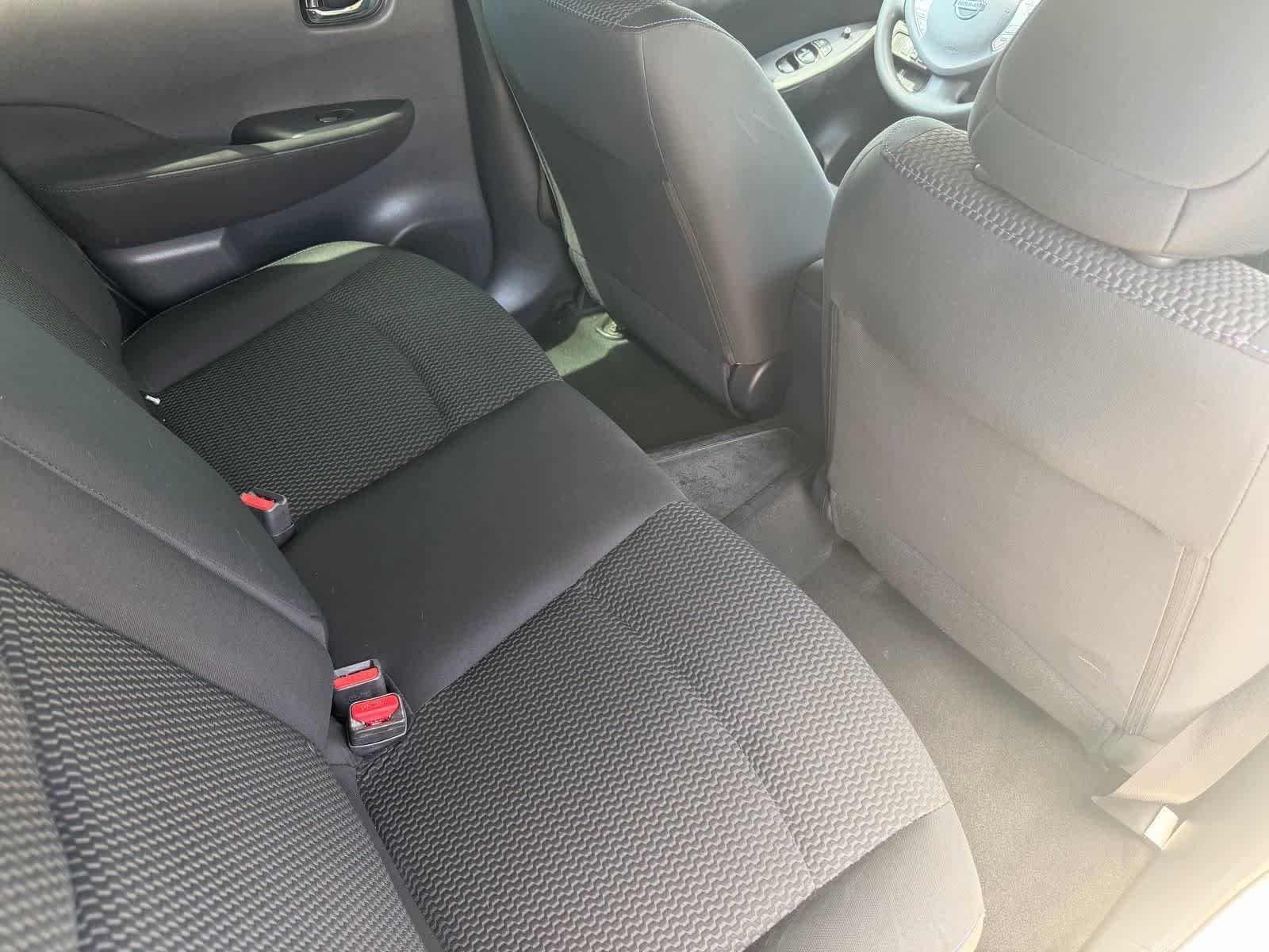 Certified Used 2017 Glacier White Nissan S image 13