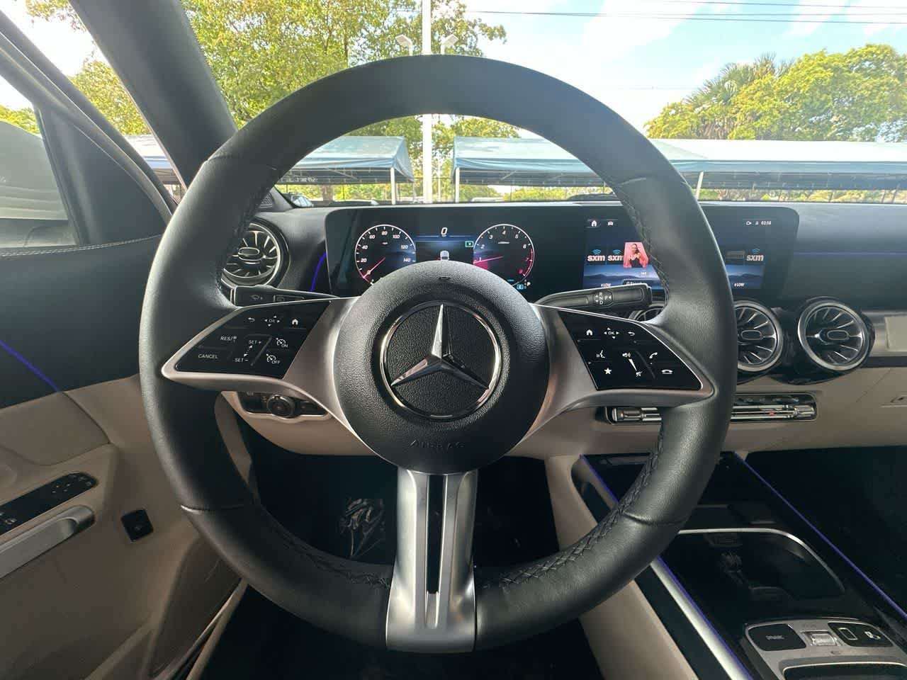 Used 2025 Polar White Mercedes-Benz GLB 250 image 15