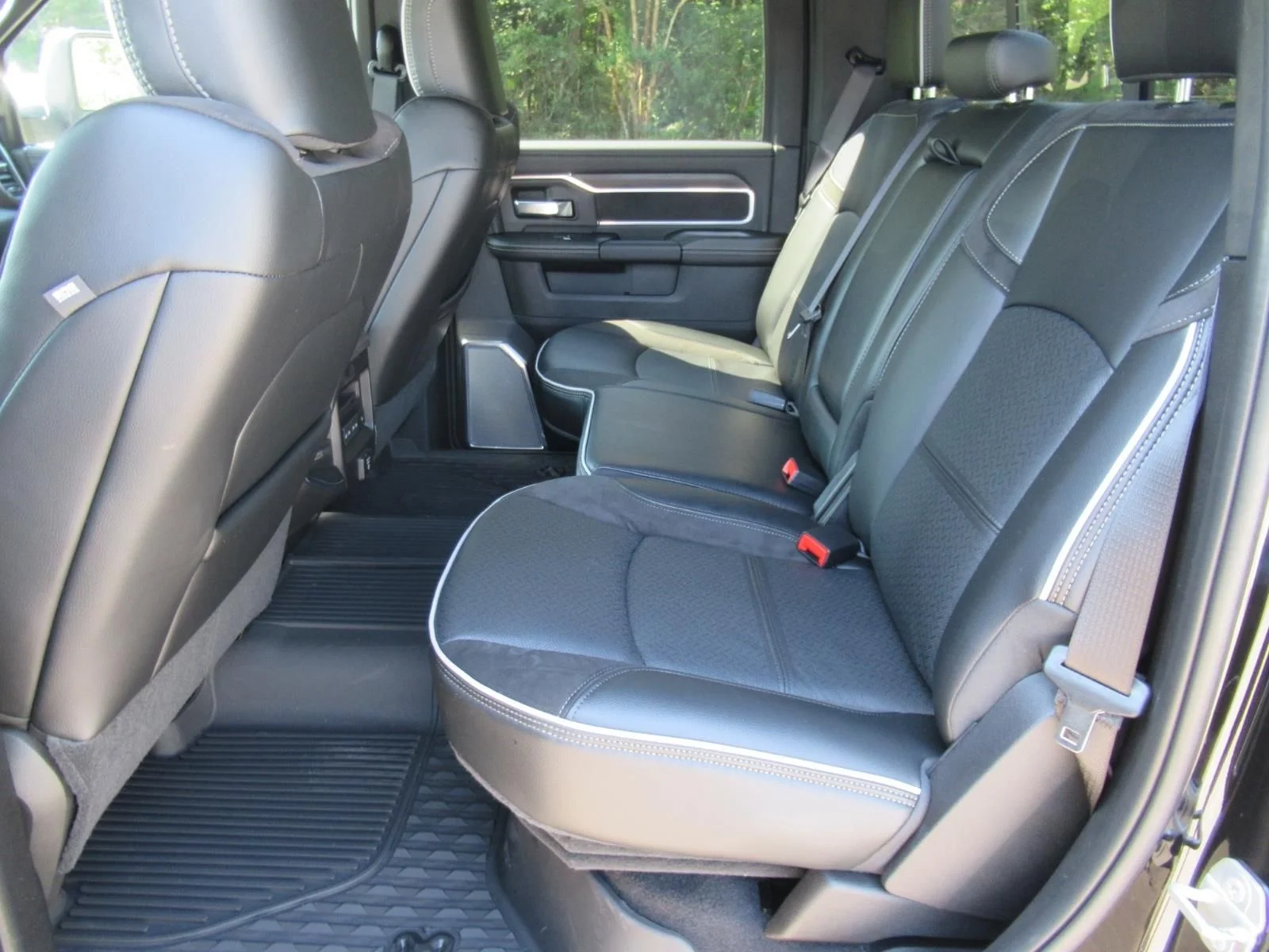 New 2027 Diamond Black Crystal Pearlcoat RAM Laramie image 40
