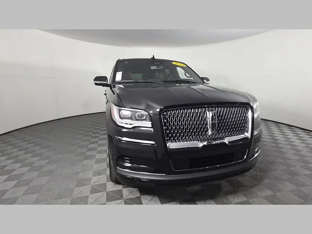 Used 2024 Black Metallic Lincoln Reserve image 52