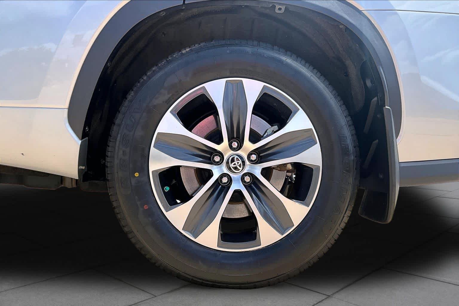 Used 2021 Celestial Silver Metallic Toyota Hybrid XLE image 11