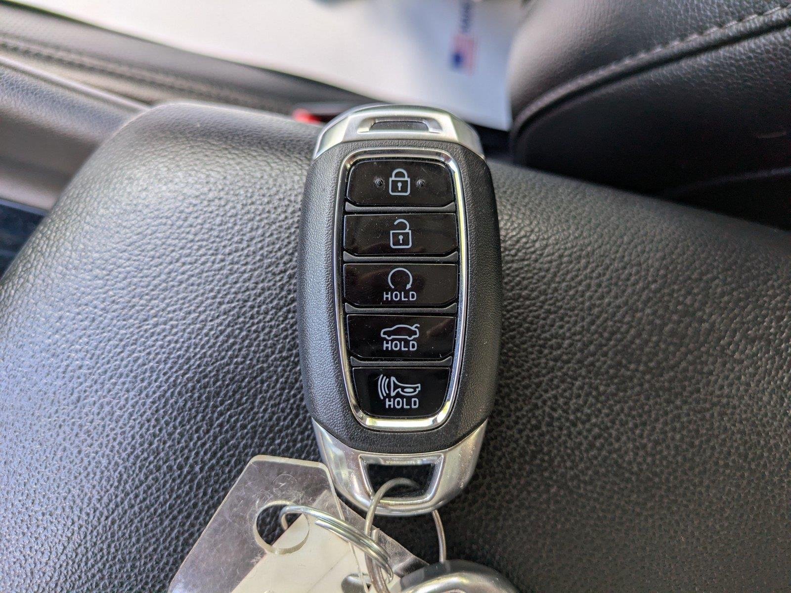 Used 2023 Lunar White Hyundai Limited image 29