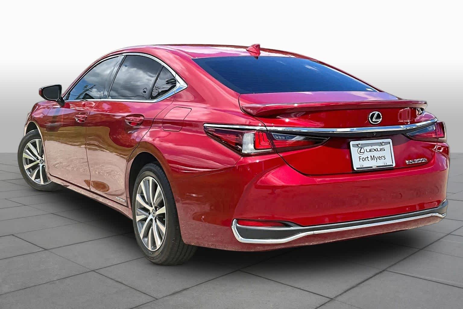 Used 2021 Matador Red Mica Lexus  image 12