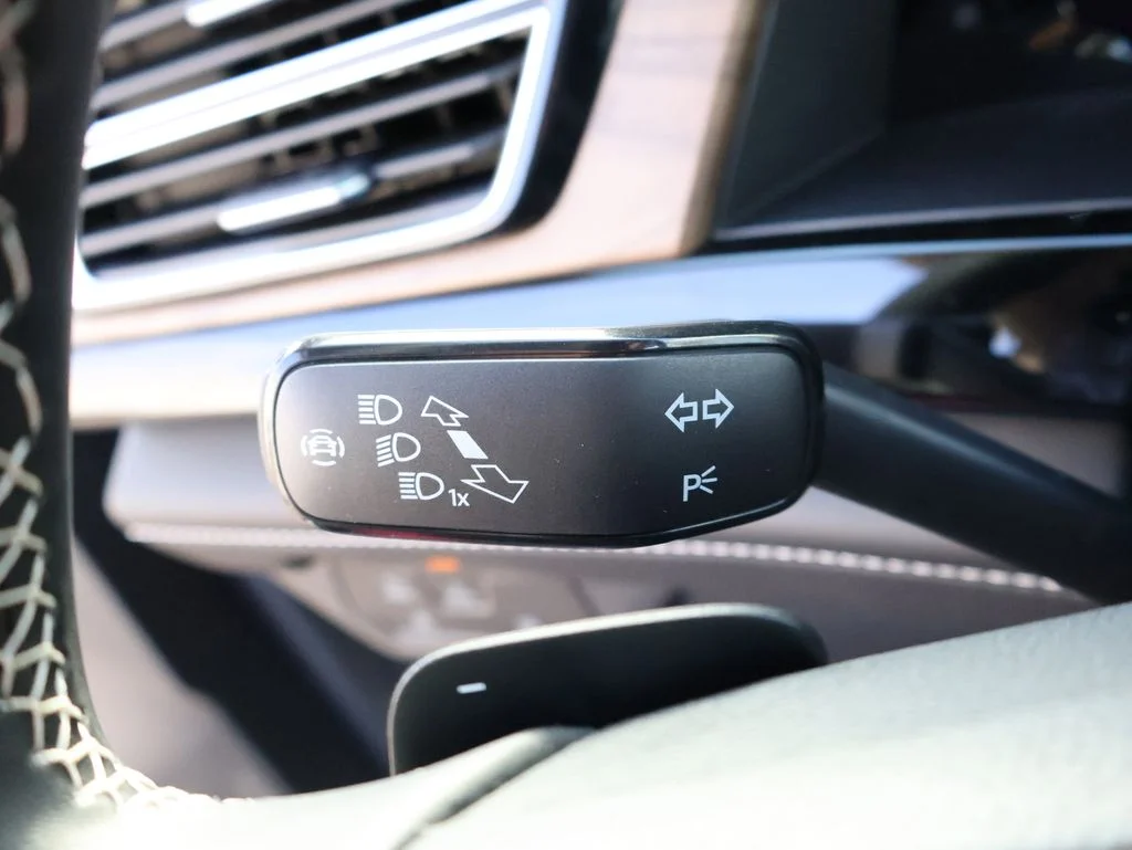 New 2026 Silver Volkswagen 2.0T SE w/Technology image 24