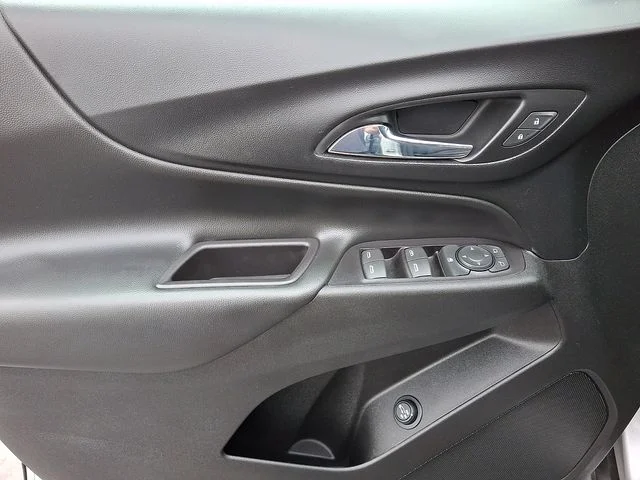 Used 2018 Silver Chevrolet LT image 12