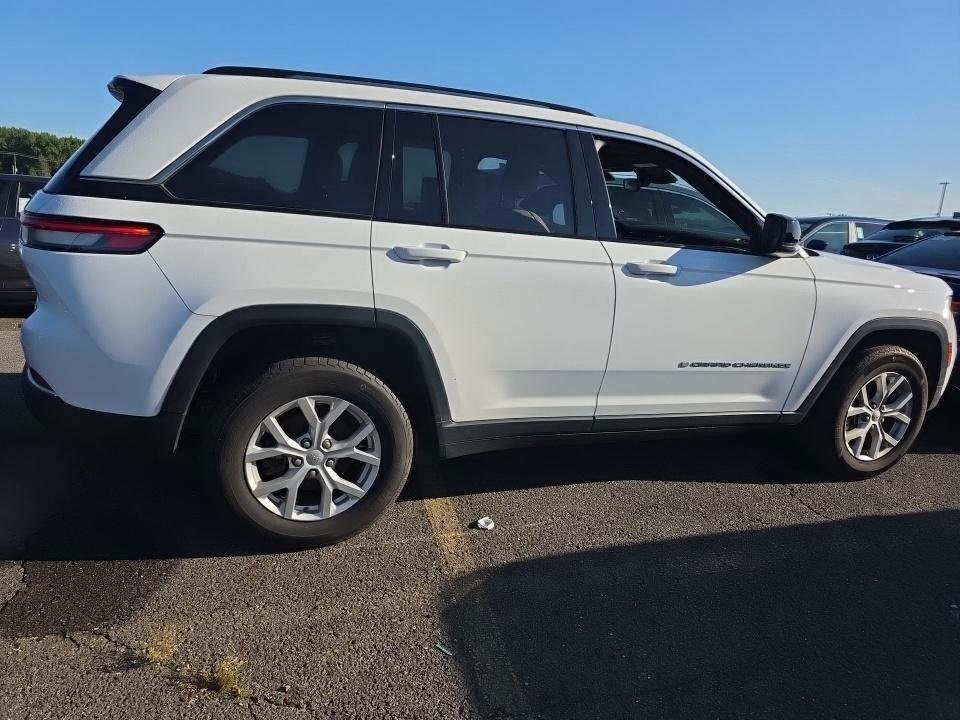 Used 2023 White Jeep Limited image 2
