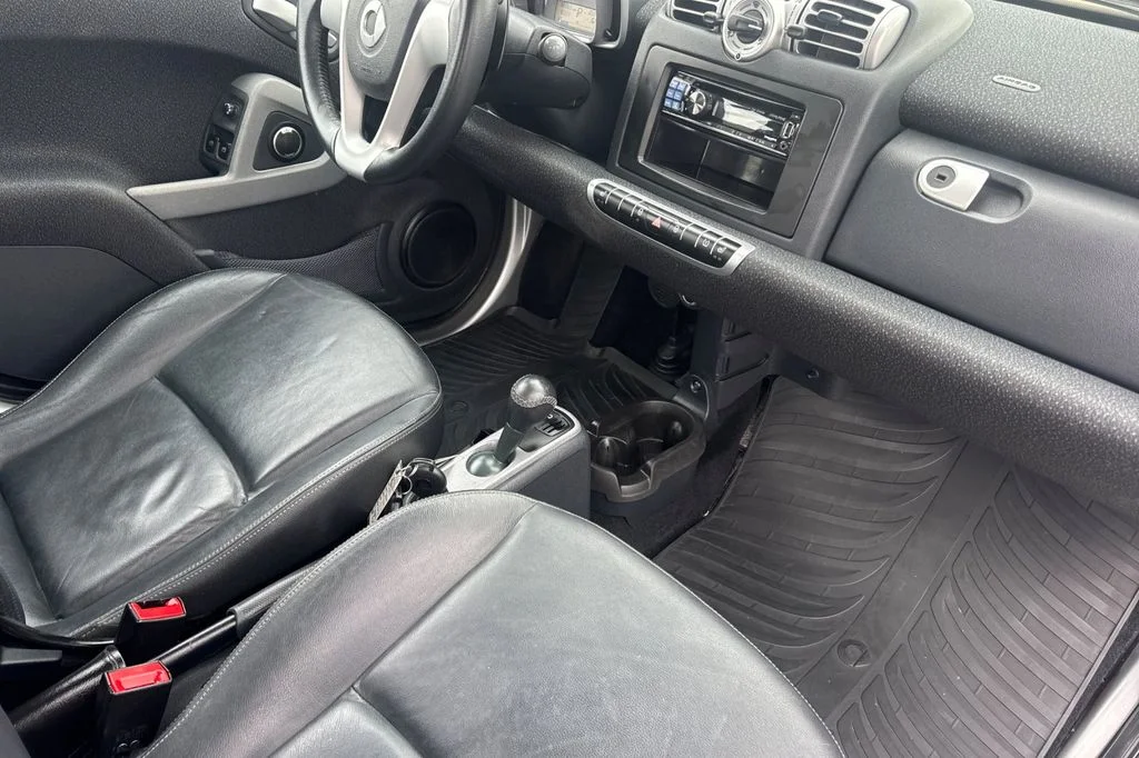 Used 2009 Blue smart Passion image 18