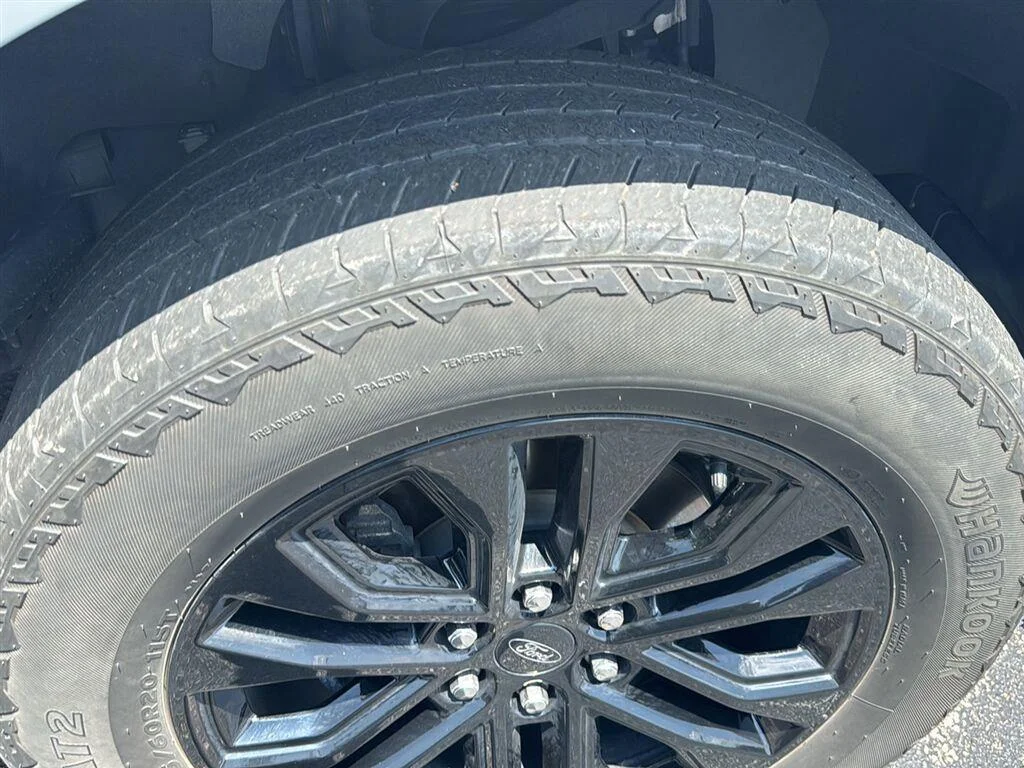 Used 2024 Avalanche Ford LARIAT image 7