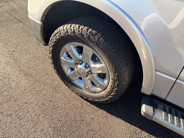 Used 2013 Silver Ford Lariat image 4