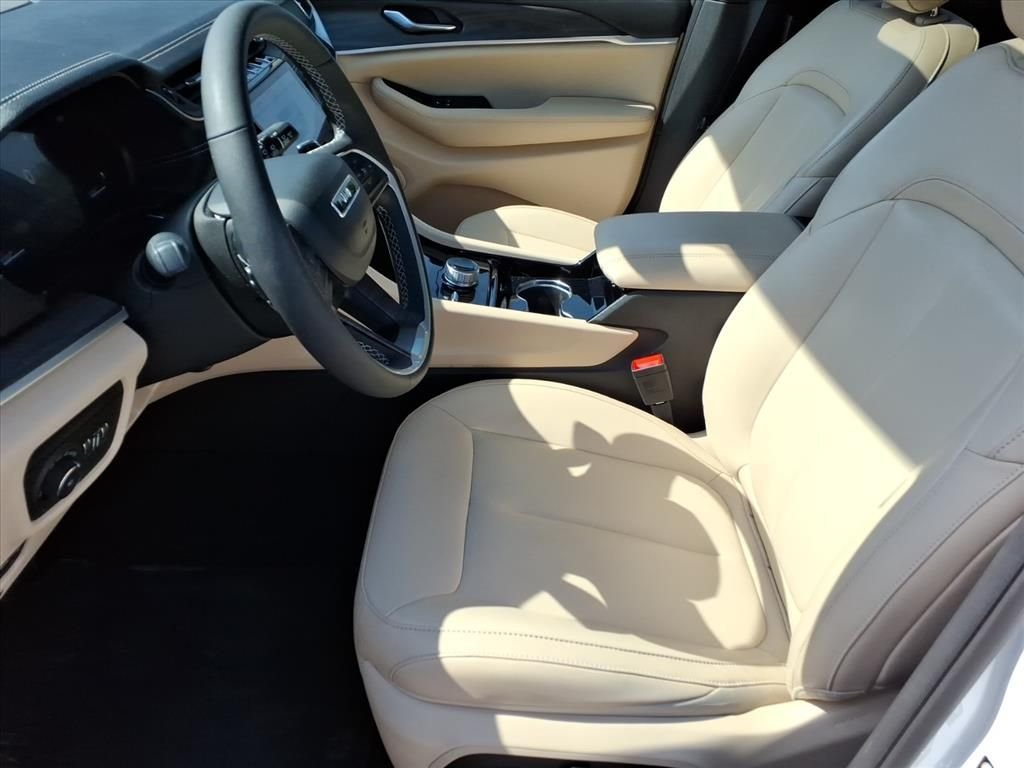 Used 2023 White Jeep Limited image 12