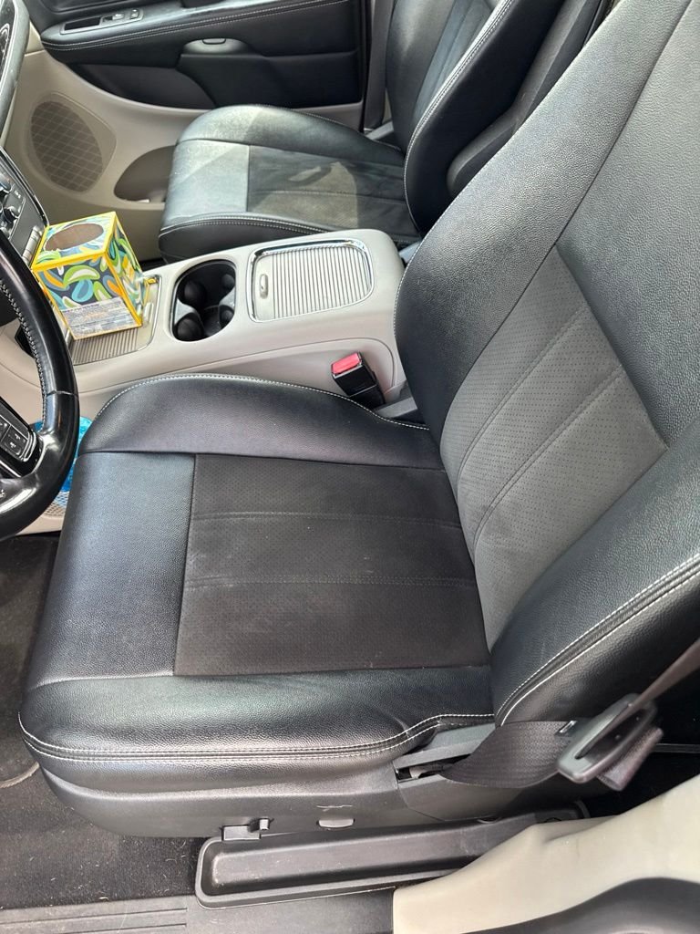 Used 2019 Billet Silver Metallic Clearcoat Dodge SXT image 5