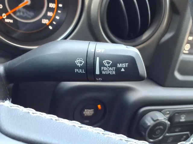 Used 2023 White Jeep  image 27