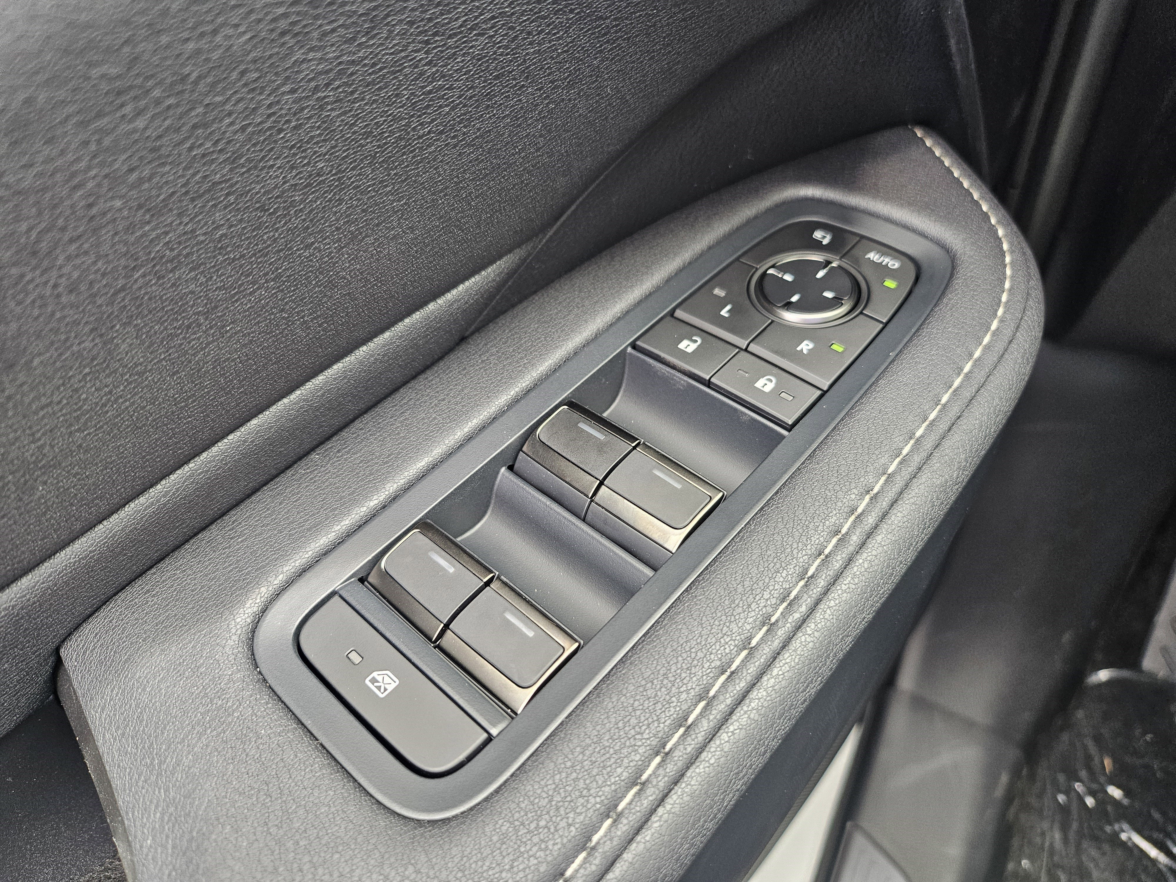 New 2026 Wind Chill Pearl Lexus PREMIUM AWD image 15