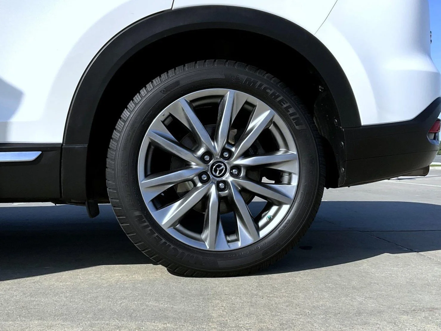 Used 2019 White Mazda Signature image 24