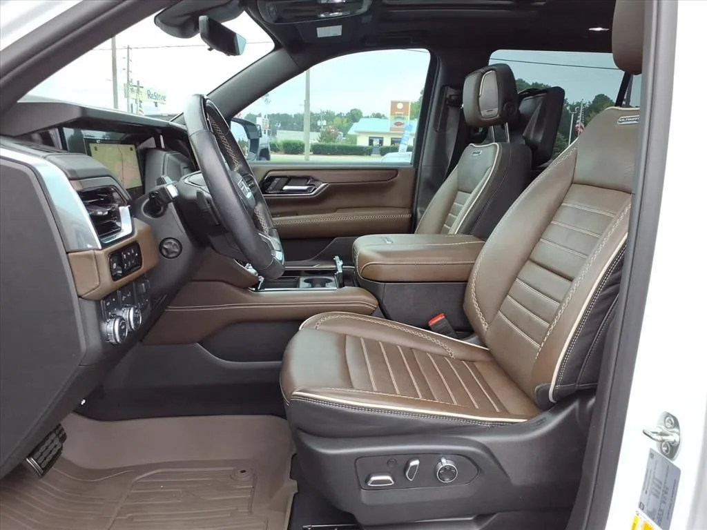 Used 2025 Summit White GMC Denali Ultimate image 3