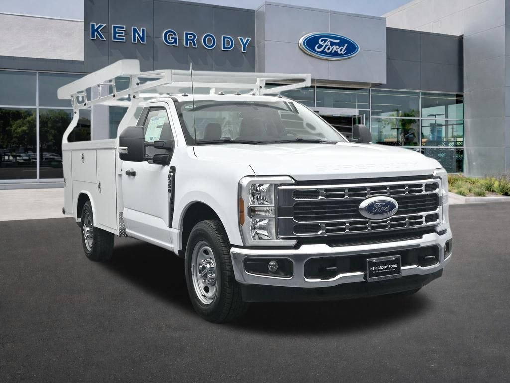 2026 Ford F-350 Super Duty Chassis Cab XL