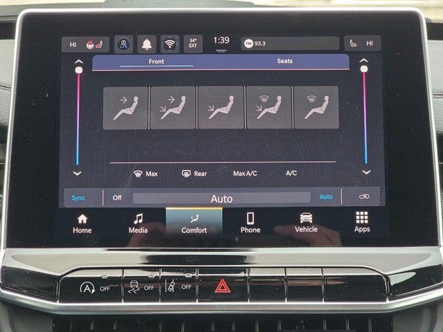 New 2026 Silver Zynith Metallic Clearcoat Jeep Latitude Altitude image 27