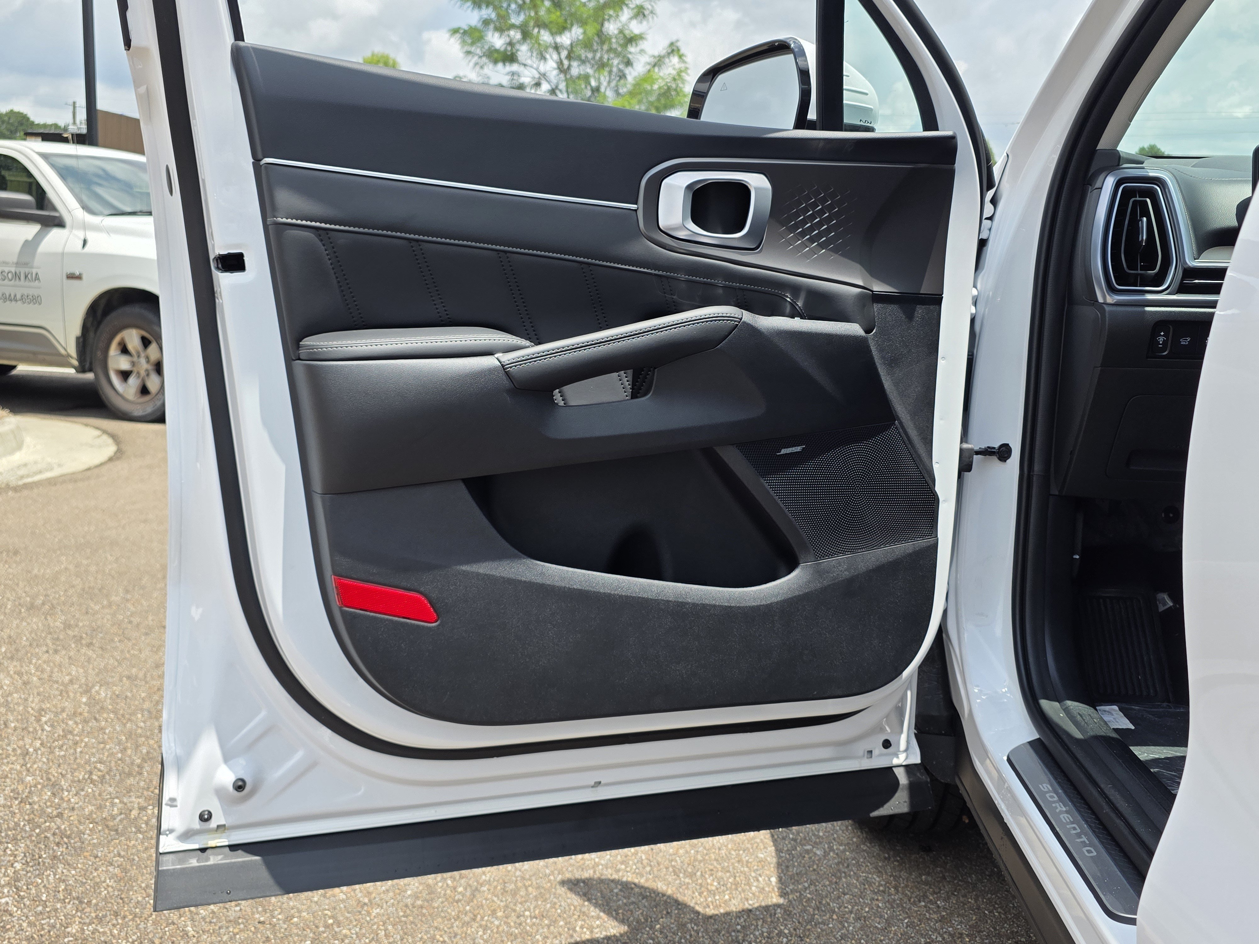 New 2026 Glacial White Pearl Kia SX image 11