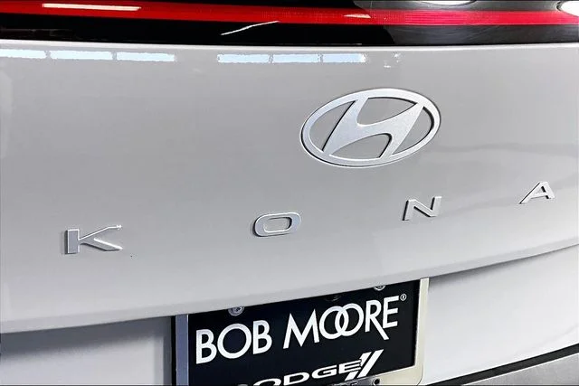 Used 2025 Gray Hyundai SEL image 23