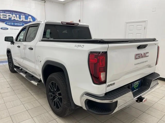 Certified Used 2024 White GMC  image 21