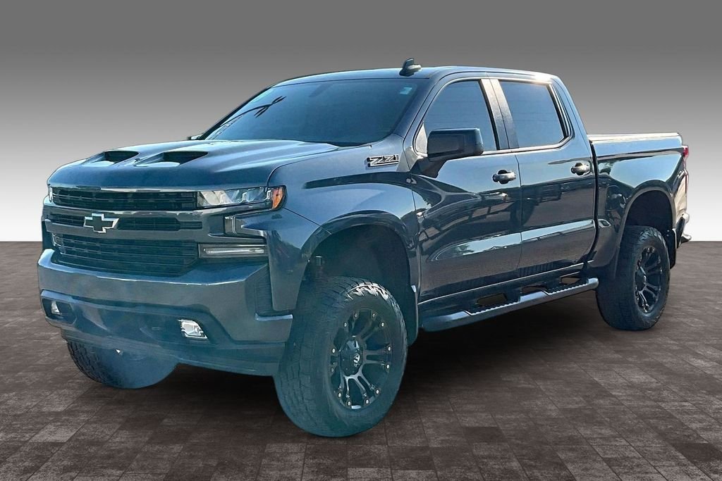 Used 2019 Shadow Gray Metallic Chevrolet RST image 24