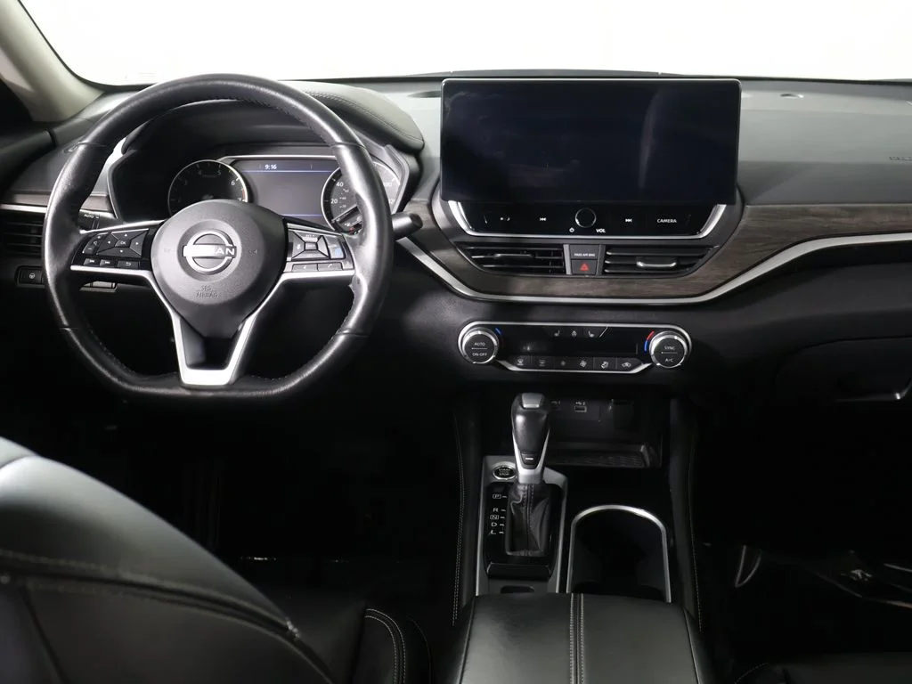 Used 2024 Silver Nissan 2.5 SL image 33