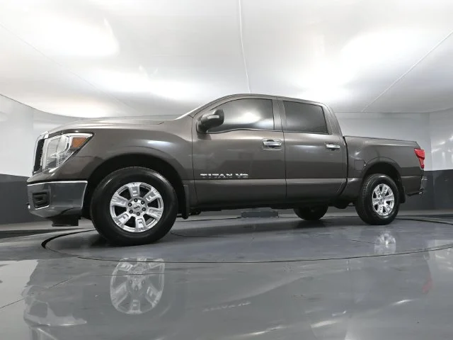 Used 2018 Brown Nissan SV image 42