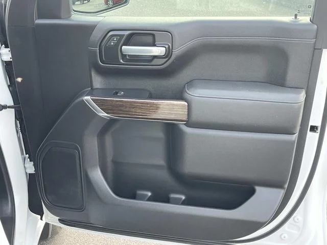 Used 2021 White GMC Elevation image 20