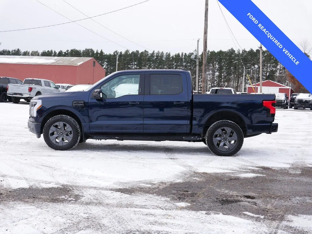 Used 2022 Blue Ford Lariat image 5