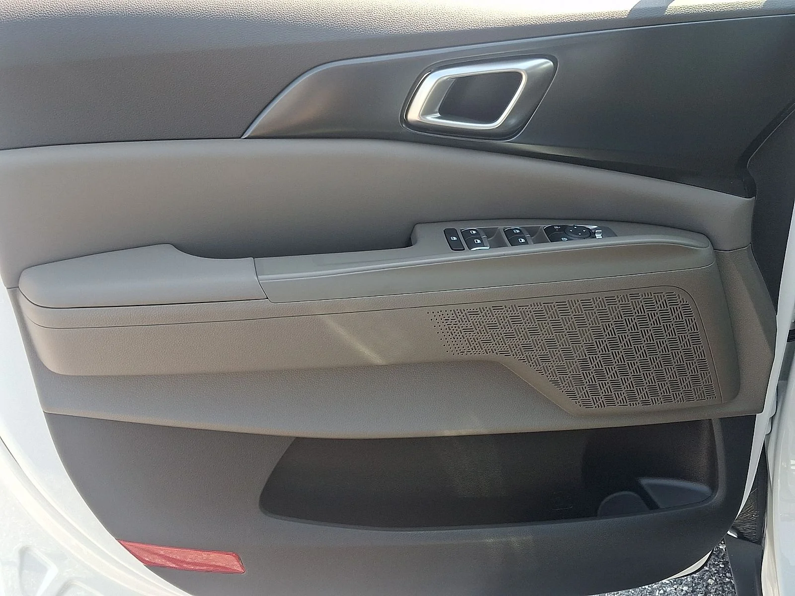 New 2027 White Kia LXS image 11
