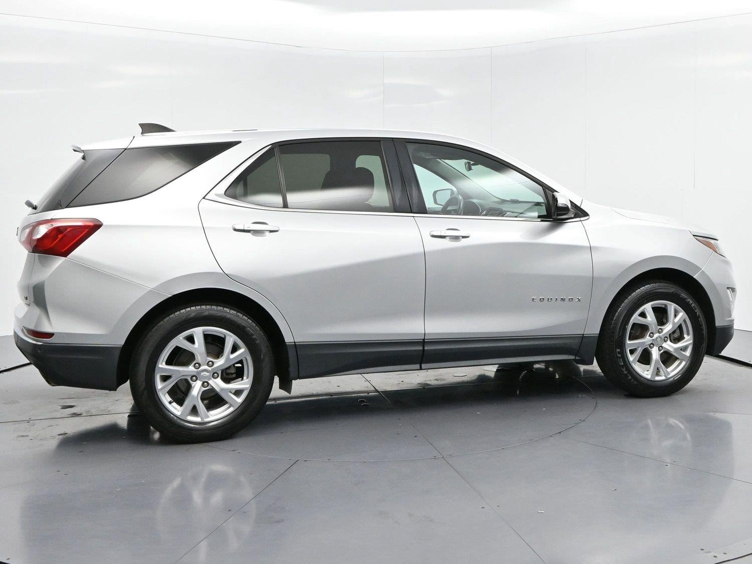 Used 2018 Silver Ice Metallic Chevrolet LT image 8