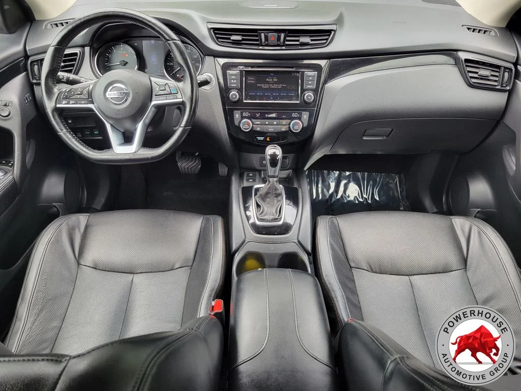Used 2021 Silver Nissan SL image 16