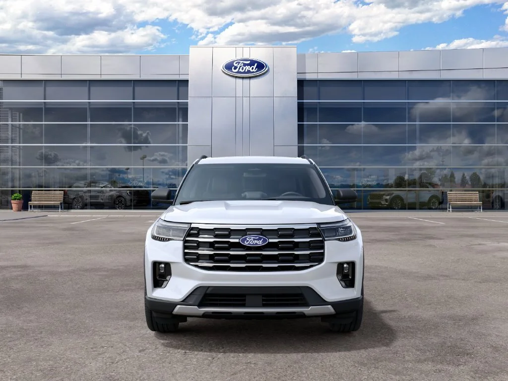 New 2027 Star White Metallic Tri-Coat Ford Active image 3