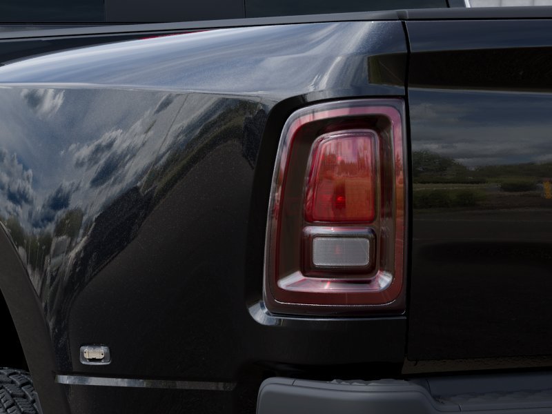 New 2027 Diamond Black Crystal Pearl-Coat Exterior Paint RAM Tradesman image 5