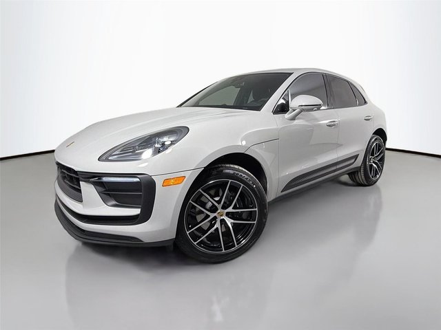 2026 Porsche Macan Base