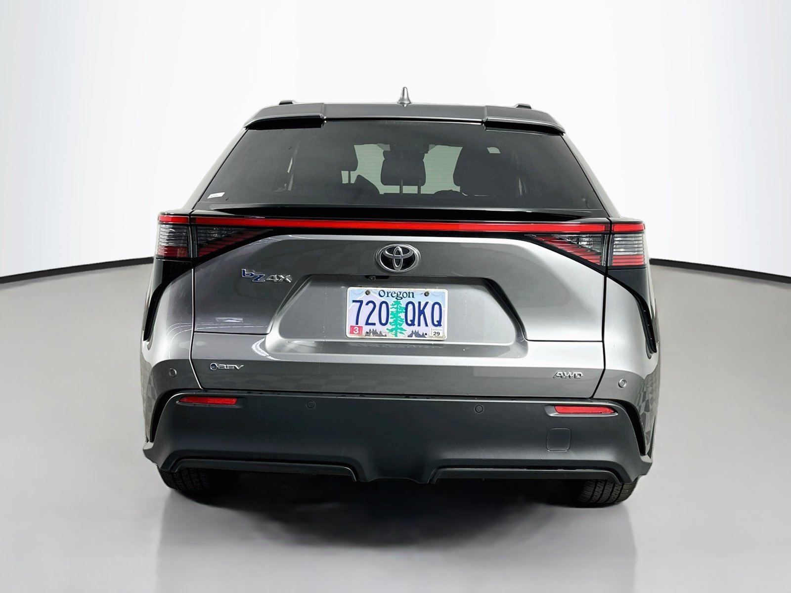 Used 2025 Heavy Metal Toyota XLE image 6