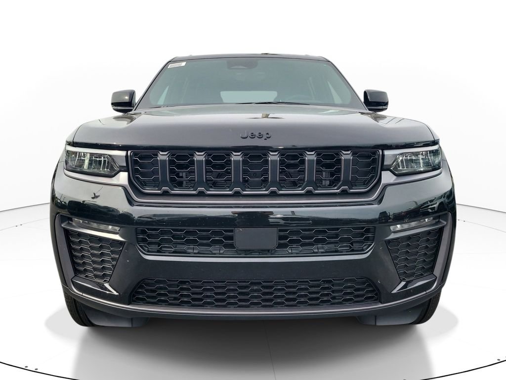New 2026 Diamond Black Crystal Pearl-Coat Exterior Paint Jeep Limited image 2