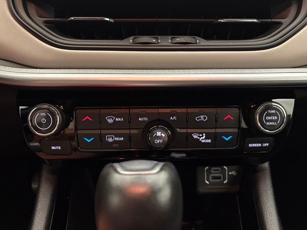 2025 Jeep Compass Limited - Photo 12