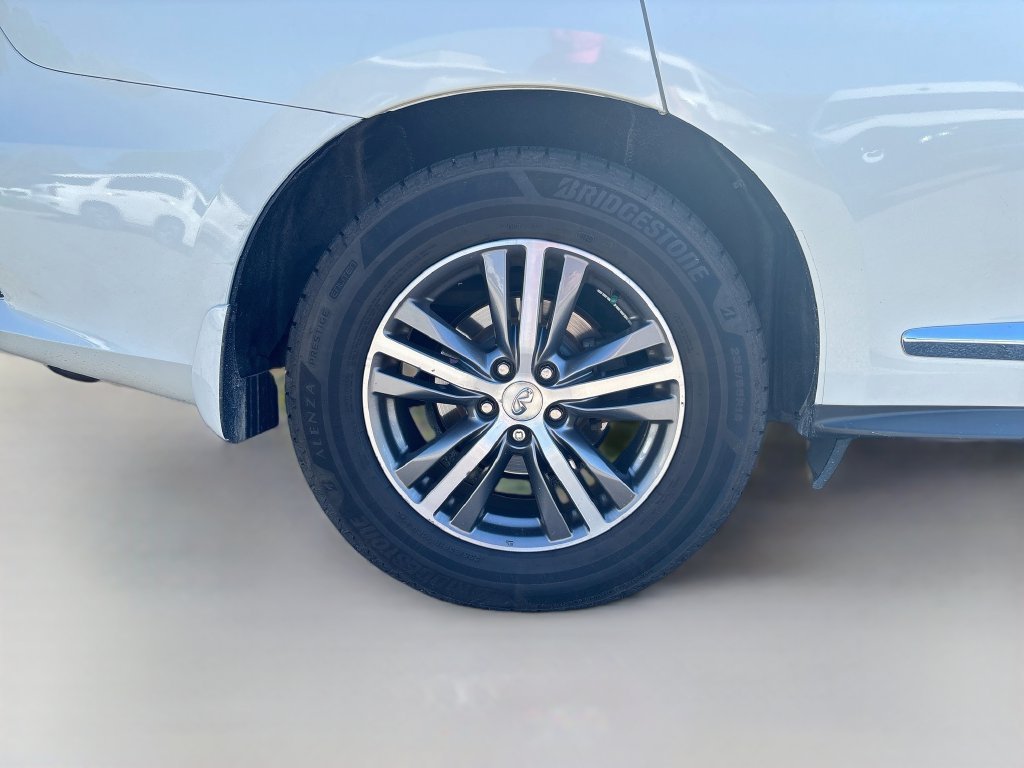 Used 2019 Majestic INFINITI LUXE image 11