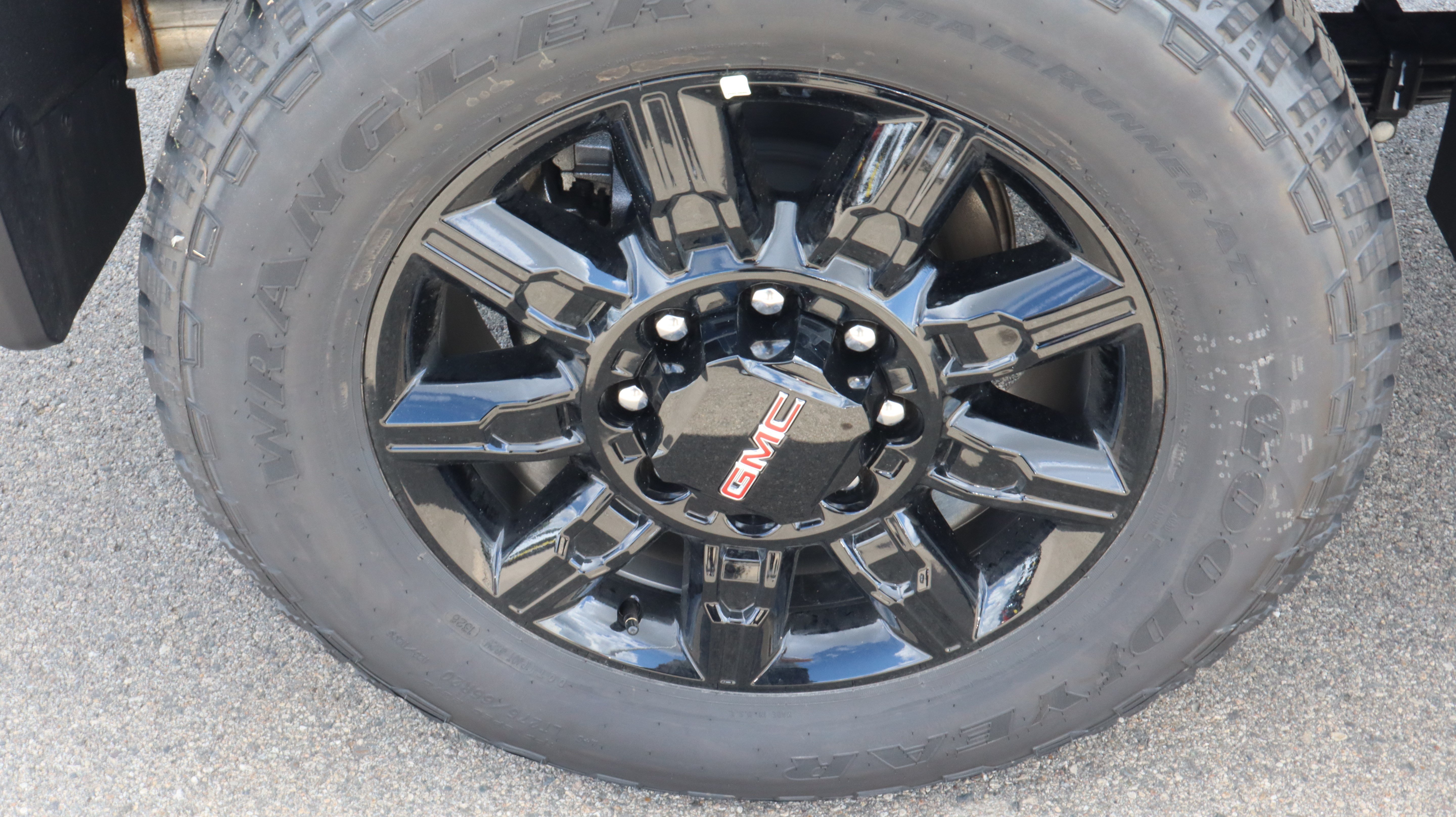 2026 GMC Sierra 3500HD AT4 - Photo 17
